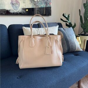 Longchamp Leather Shoulder Bag (sandy)